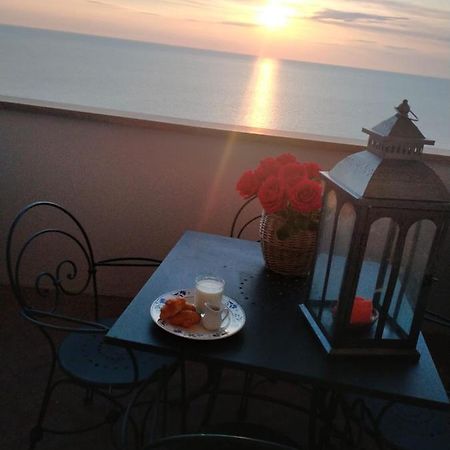 ポルト・ポテンツァ・ピチェーナLa Casa Al Mare Di Giuliaアパートメント エクステリア 写真