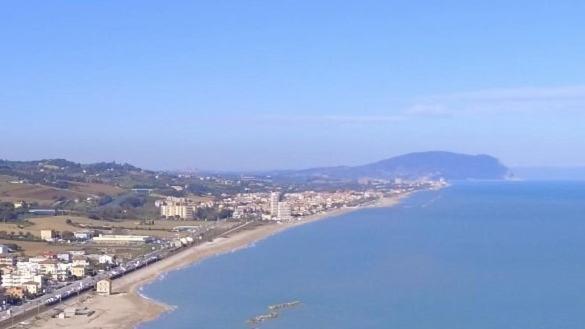 ポルト・ポテンツァ・ピチェーナLa Casa Al Mare Di Giuliaアパートメント エクステリア 写真