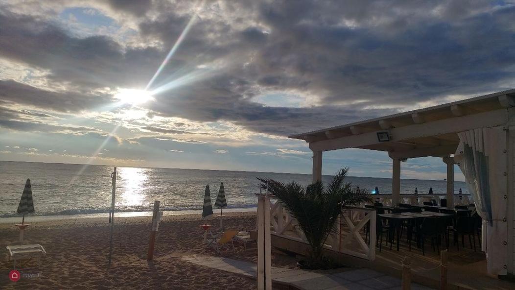 ポルト・ポテンツァ・ピチェーナLa Casa Al Mare Di Giuliaアパートメント エクステリア 写真
